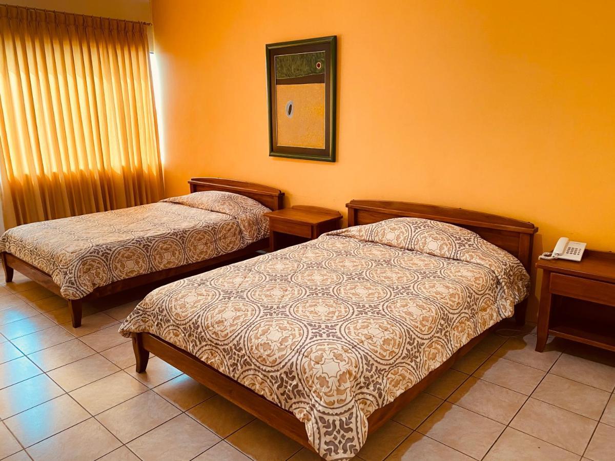 Hostal Solar Del Puerto Machala Exteriér fotografie