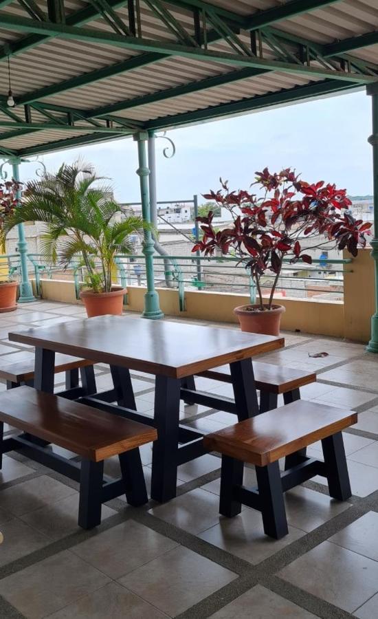 Hostal Solar Del Puerto Machala Exteriér fotografie