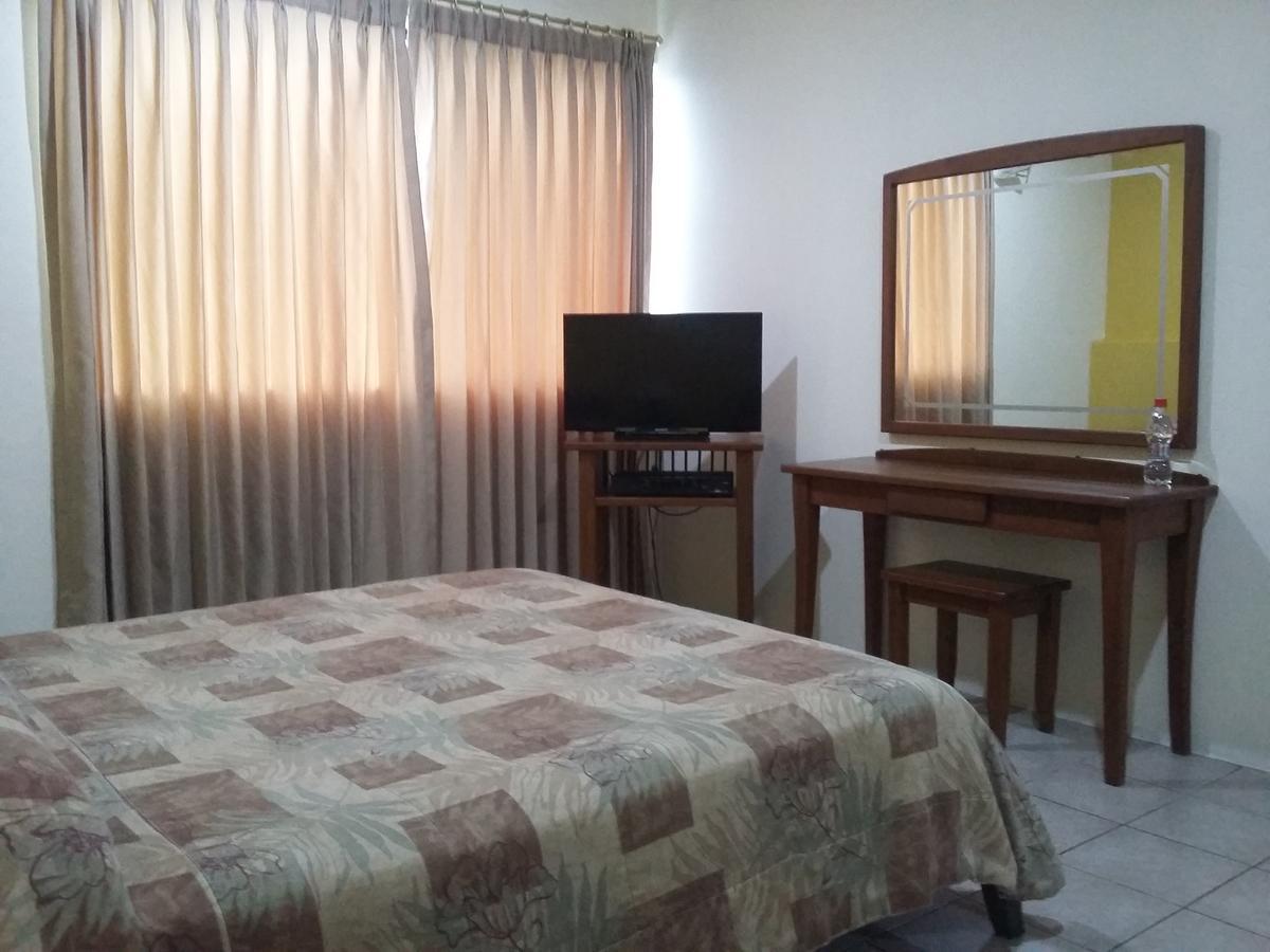 Hostal Solar Del Puerto Machala Exteriér fotografie